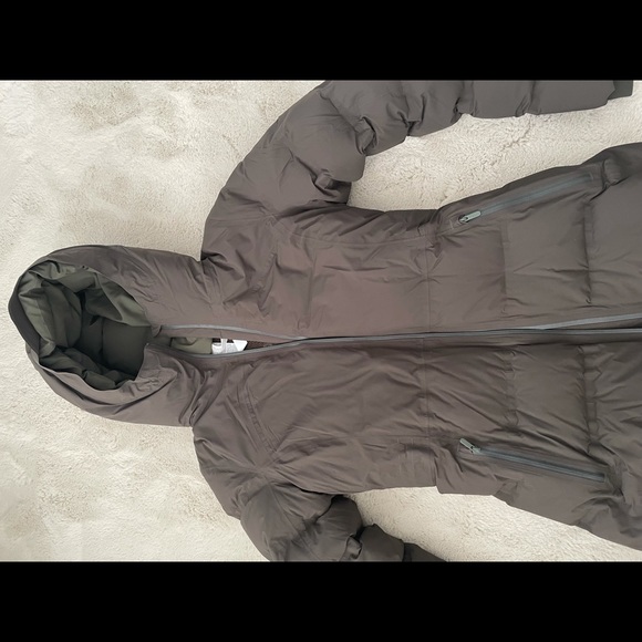 Lululemon wonder puff dark olive jacket - Picture 6 of 8